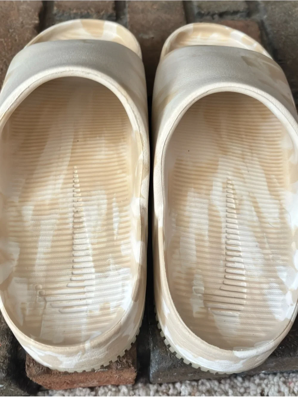 Nike  women Marble Slide Sandals - sz 7 Cream Beige